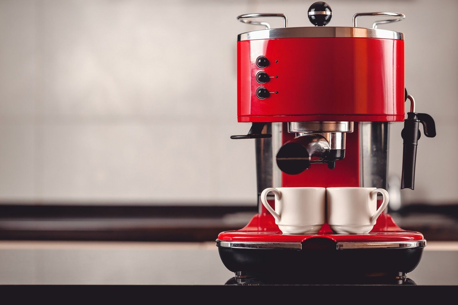 Macchina per il caffè rossa