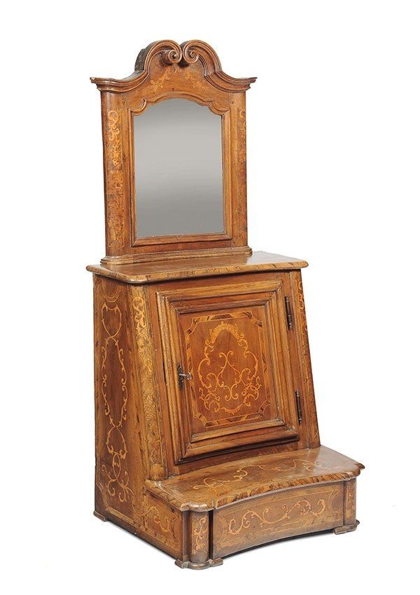Inginocchiatoio in legno di noce intarsiato, Calabria XVIII secolo