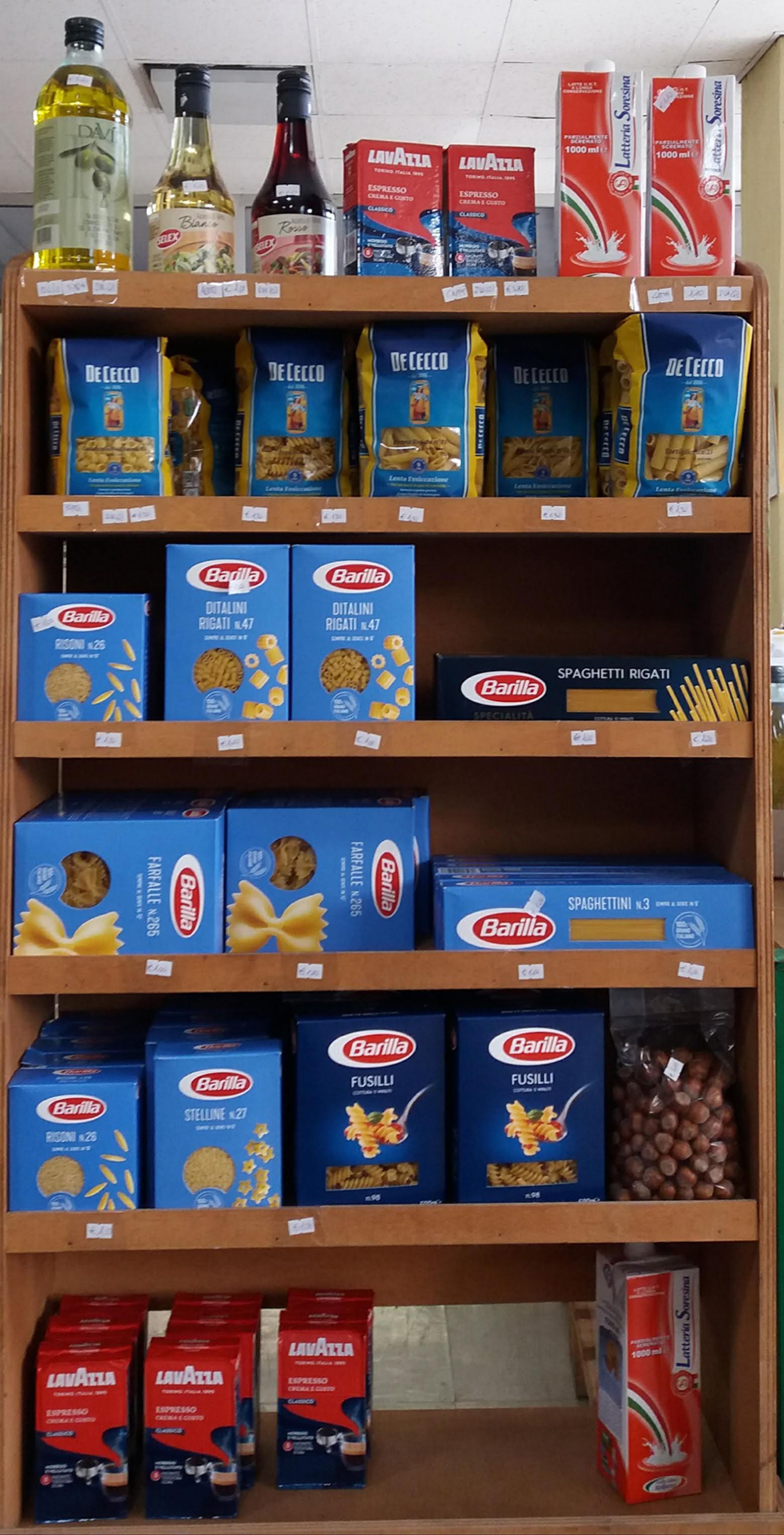 scaffali con vari formati di pasta Barilla