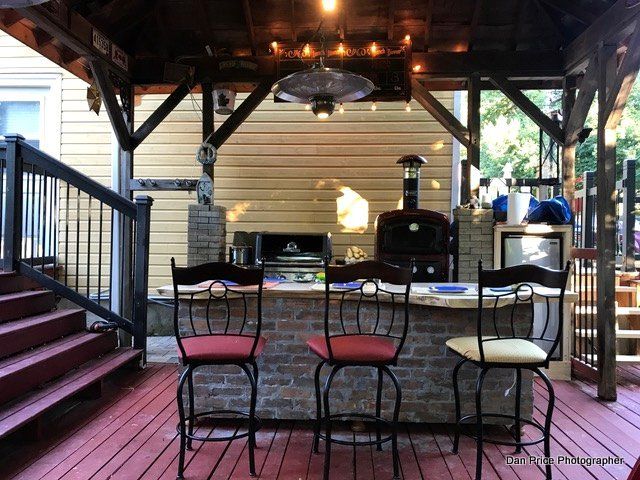Outdoor bar Live edge outdoor kitchen bar