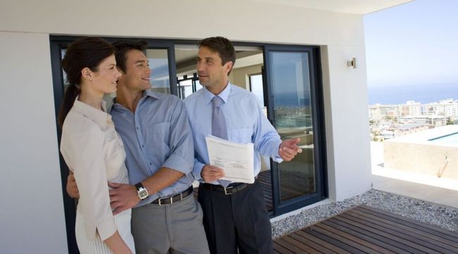 Expert providing one of our accurate property valuations in Auckland
