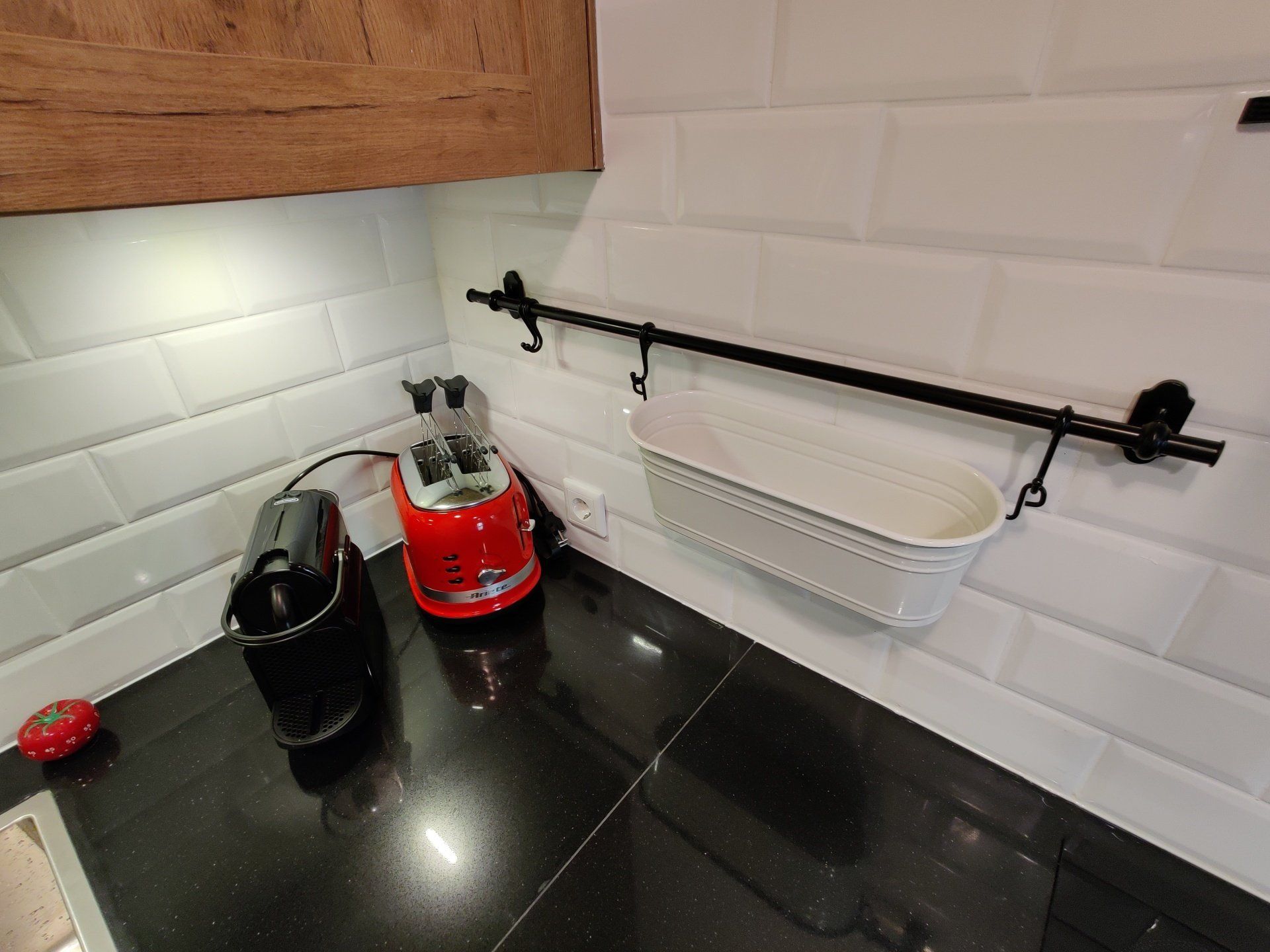 appliances like toaster and coffee machine in the kitchen
