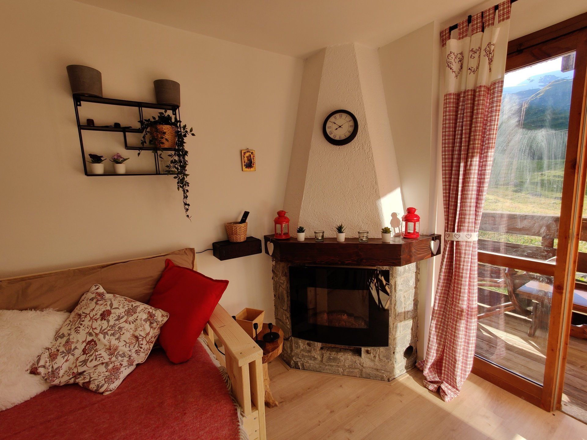 Living room with a fire place