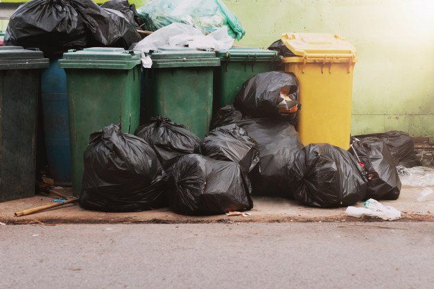 mal olor en la basura