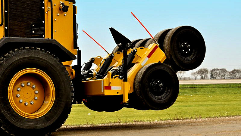 handyhitch packer with the wheels lifted
