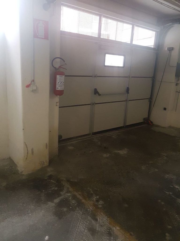 Interno di un garage