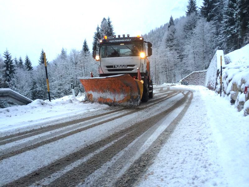 Spazzaneve al lavoro