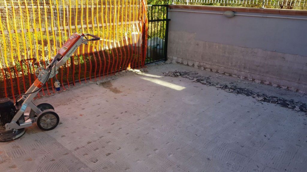 riparazioni in un cortile