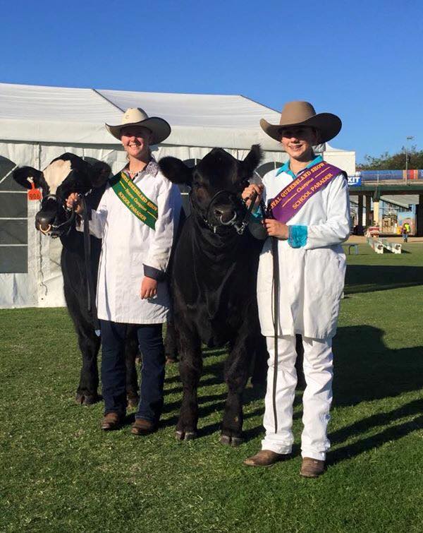 Reserve Champion School Parader Lauren Moody and Champion School Parader Carmen Sowden