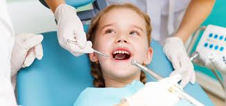 controllo e pulizia dei denti