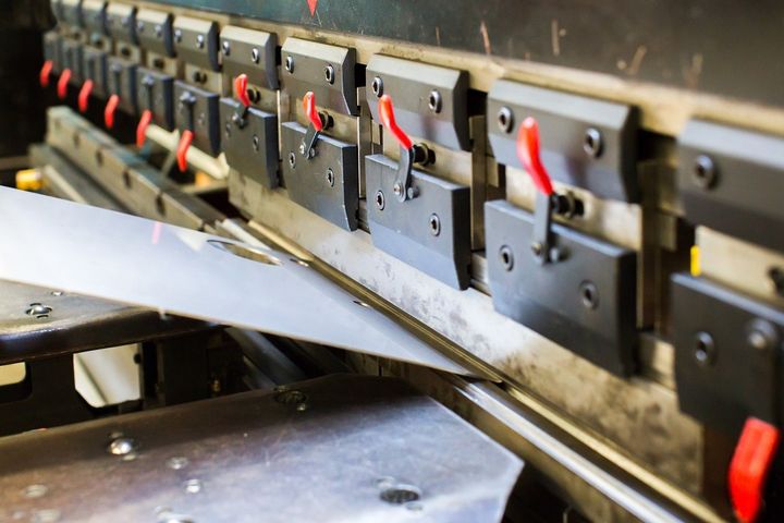 metal carpentry firm machinery