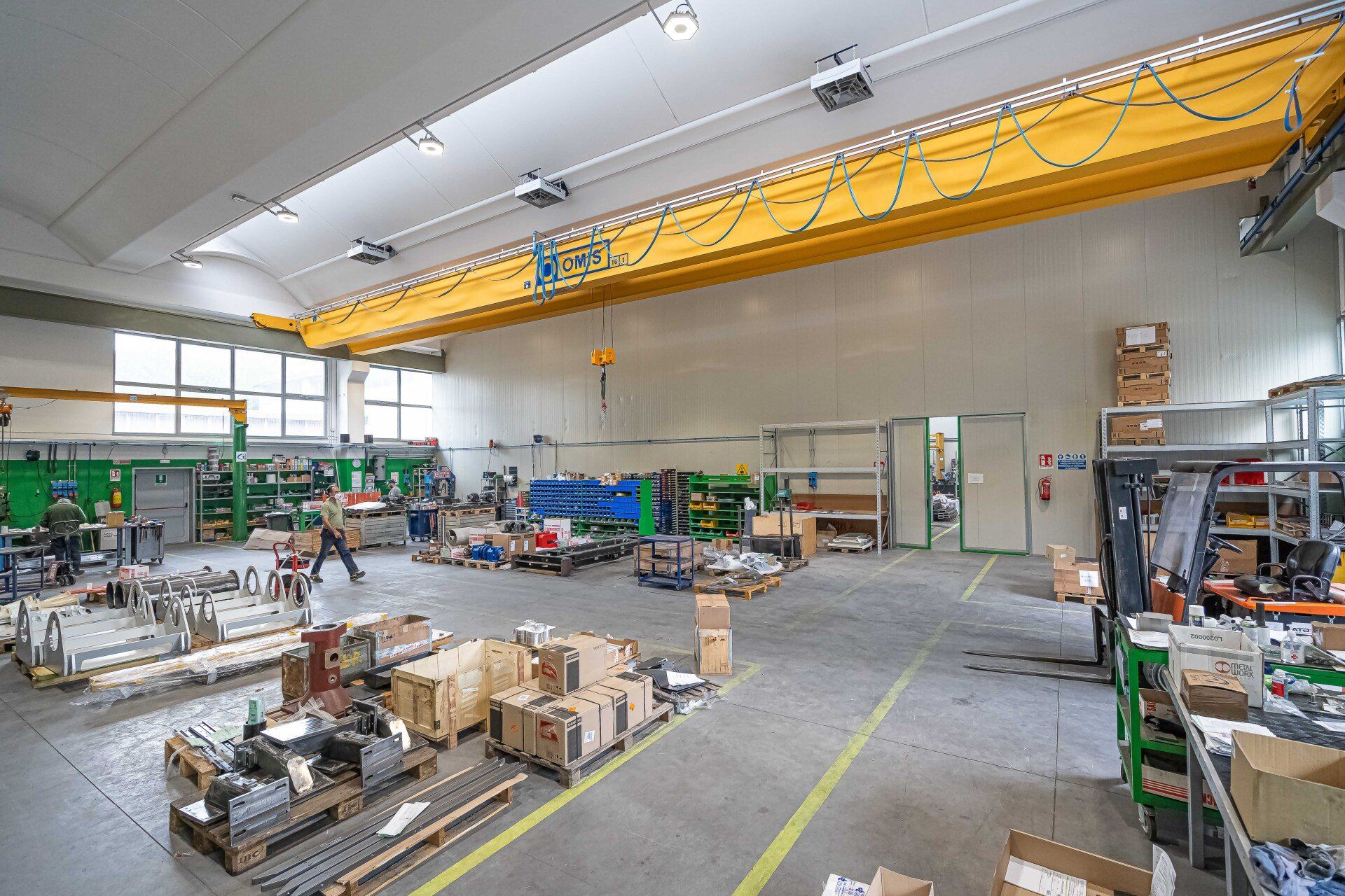 metal carpentry laboratory for contract work