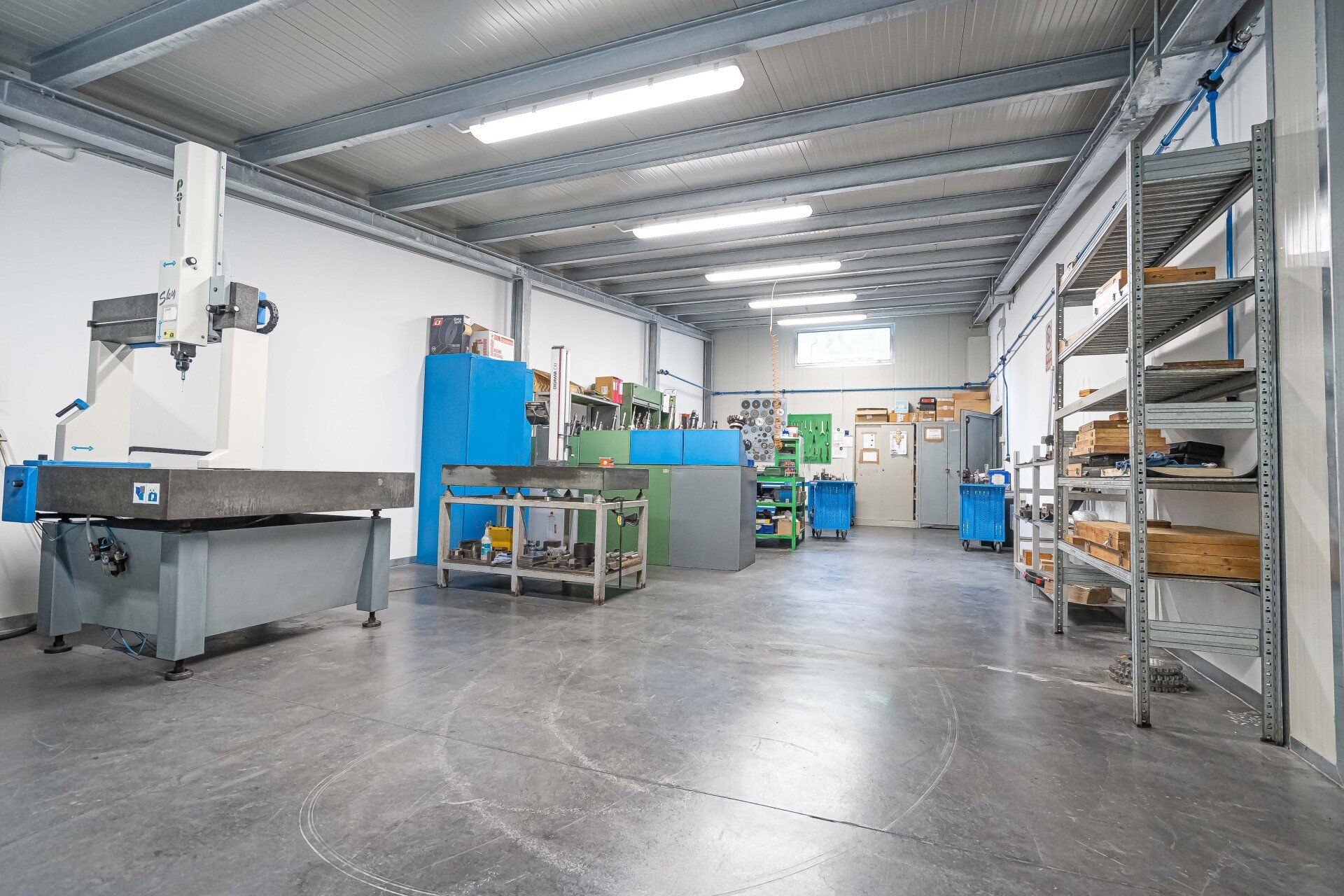 metal carpentry laboratory for ironworking