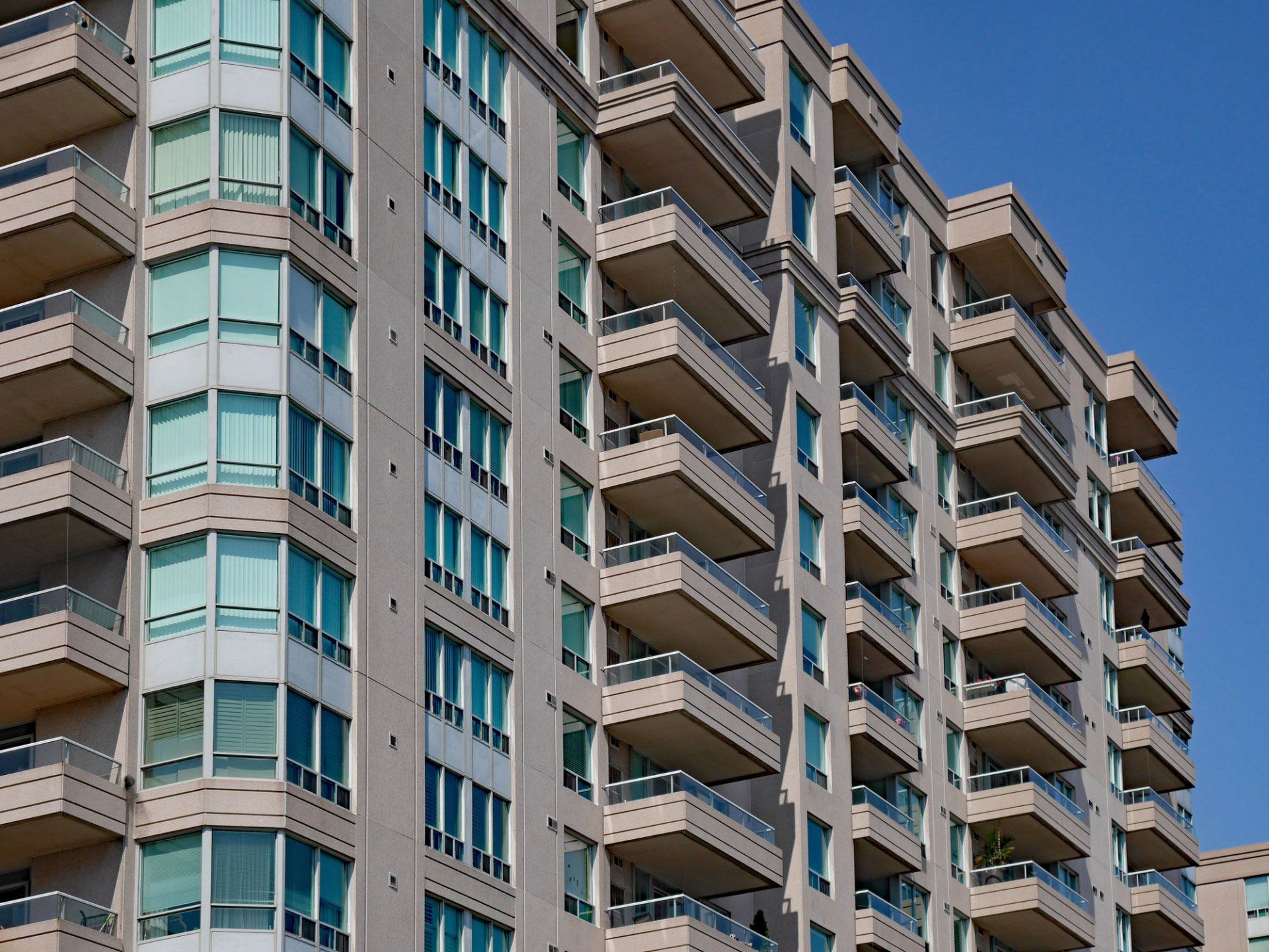 Window Tint Services for Commercial Buildings — Moraine, OH — SolarScreen