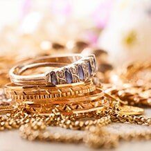 Used jewelry -Shiny gold and silver jewelery in Warren, OH