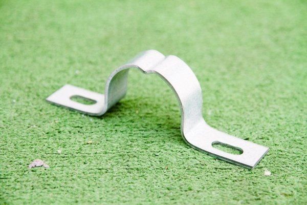 SEMICOLLARE ZINCATO CON SCANALATURA