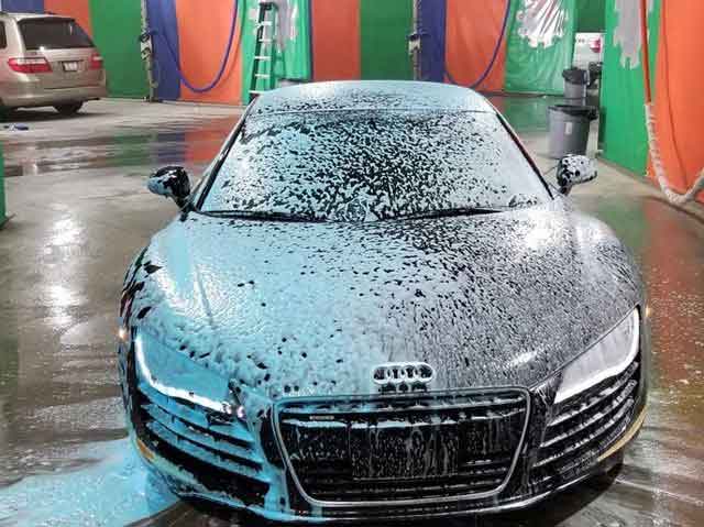 13 Spacious Self Service Coin Car Wash Bays in Calgary