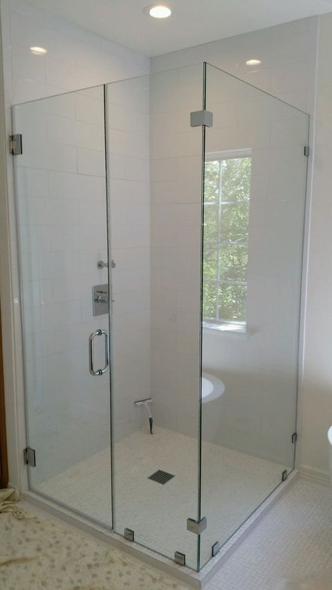 Glass Repair— A Rectangular Shower Room in San Antonio, TX Glass Repair— A Rectangular Shower Room in San Antonio, TX