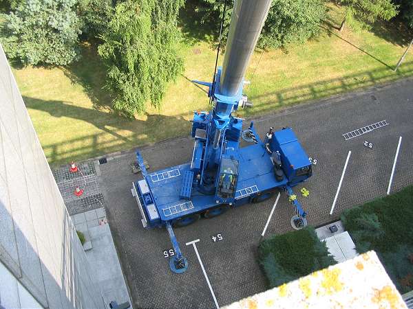 Crane hire service