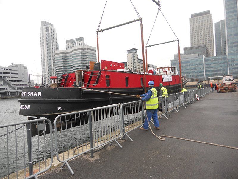 Crane hire service