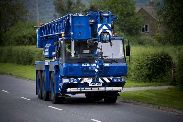 Crane hire service