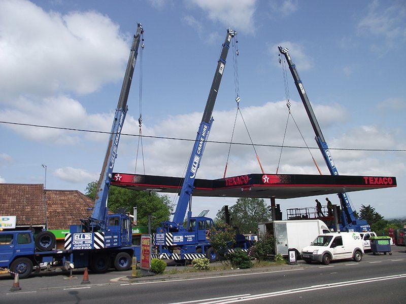 Crane hire service