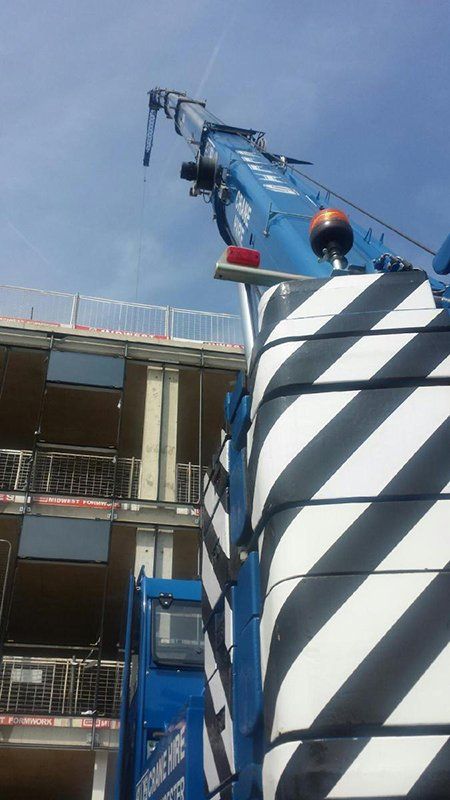 Crane hire service