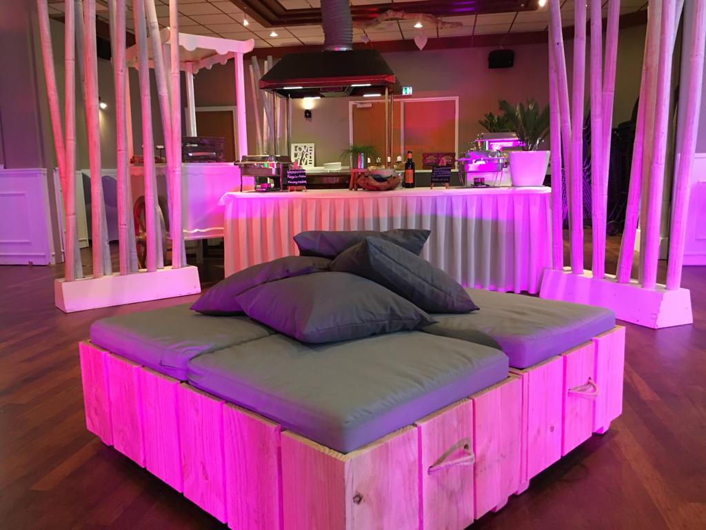 Stijgerhouten lounge blokken