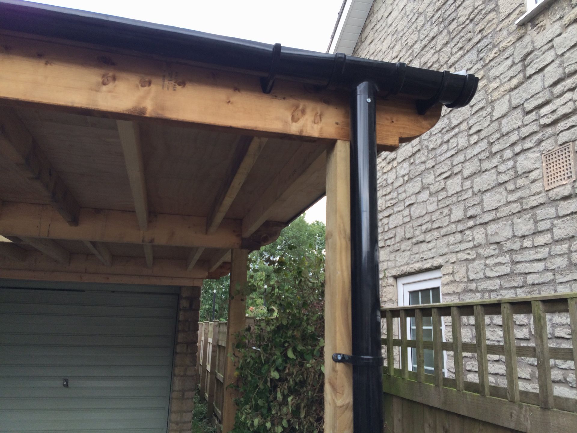 guttering pipe installation