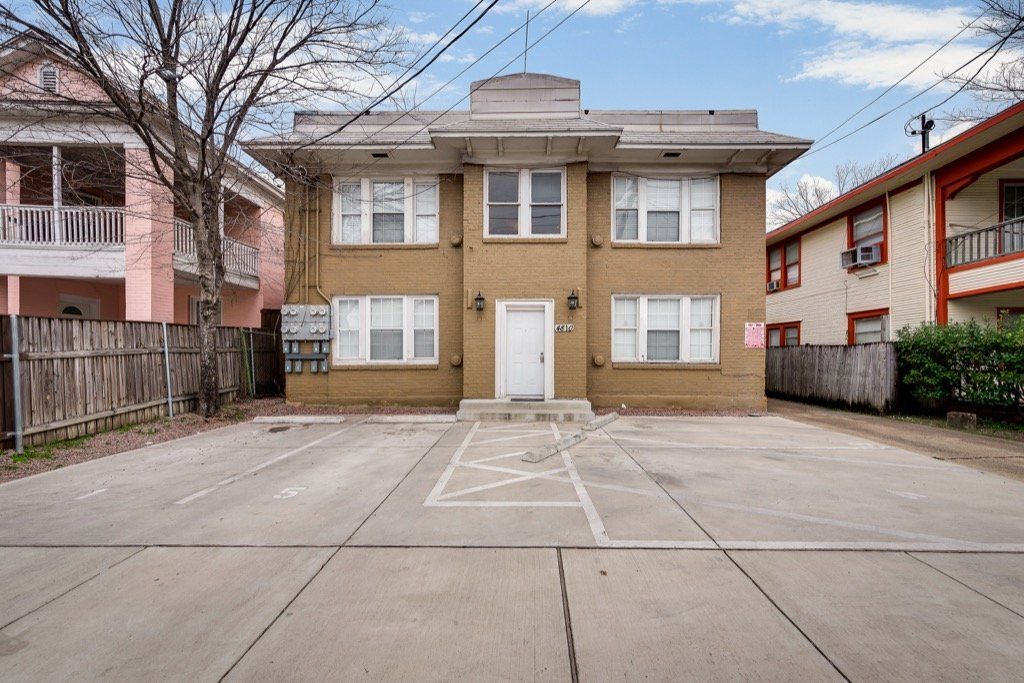 4810 Live Oak Property Image