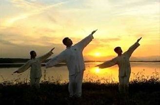 Persone che praticano Qigong