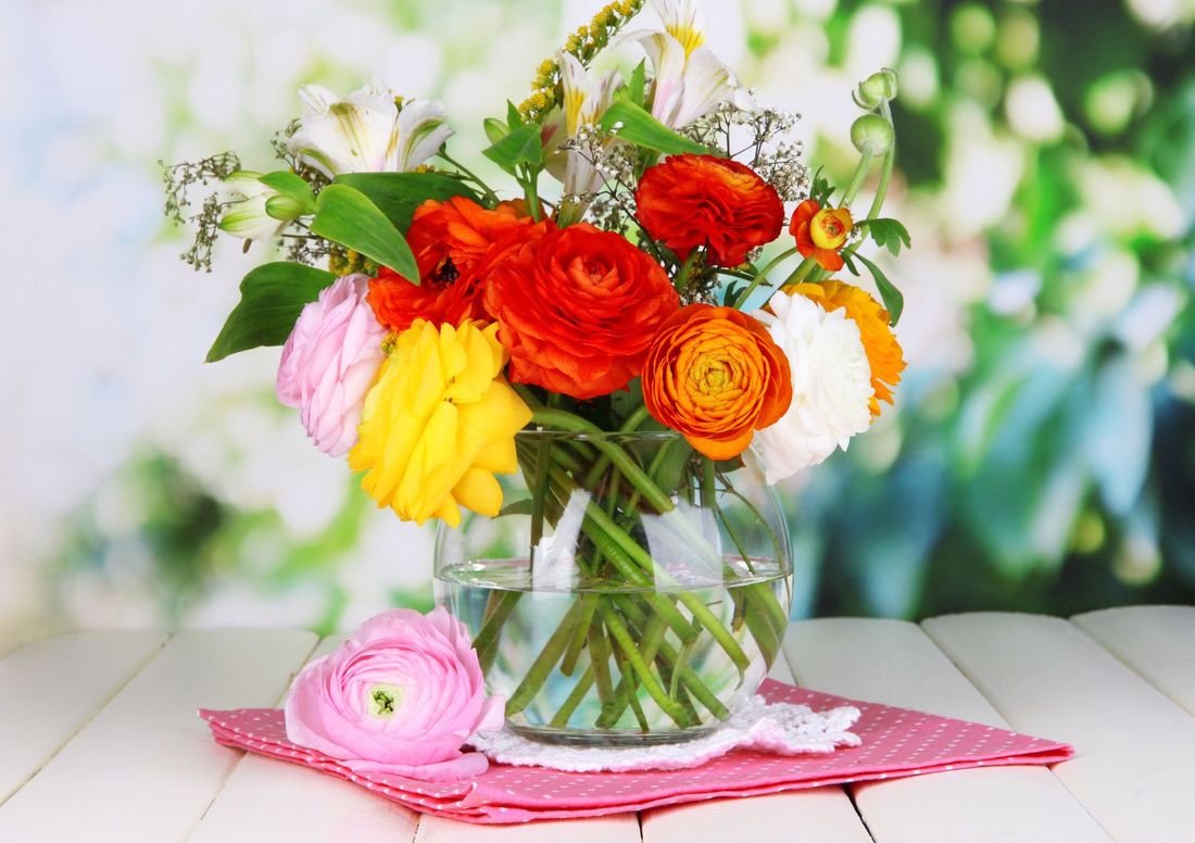 vaso con fiori freschi
