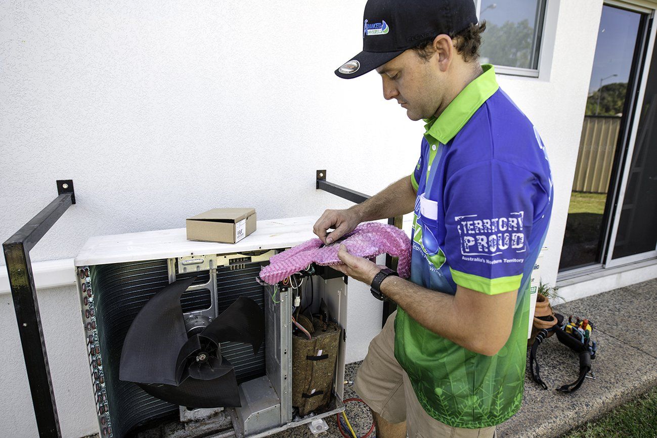 Aircon repair on split system in Darwin