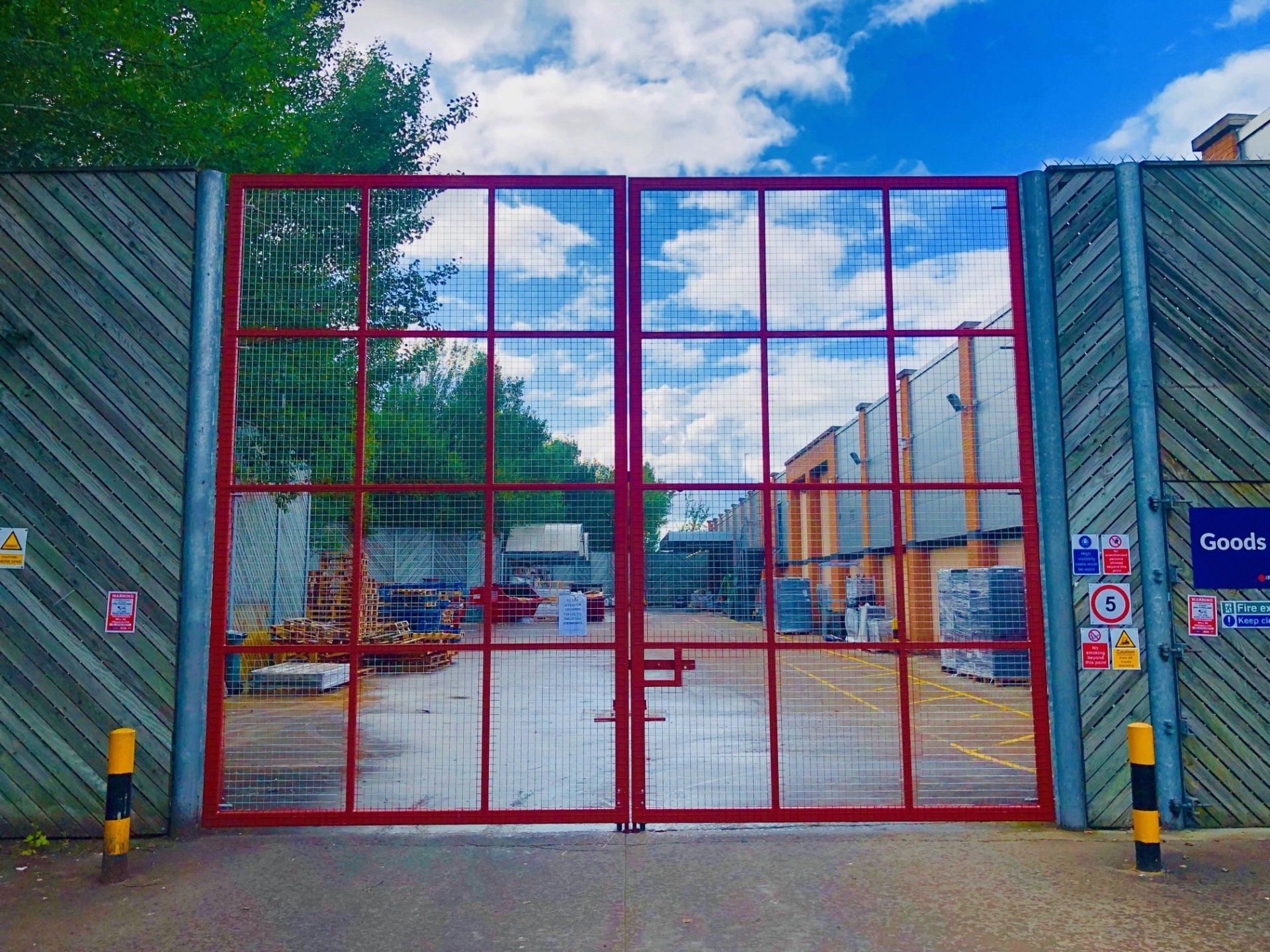 Metal Gate