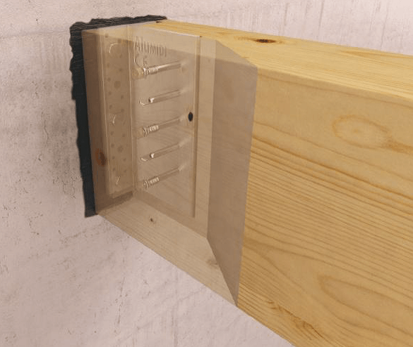 dettaglio di una staffa in legno