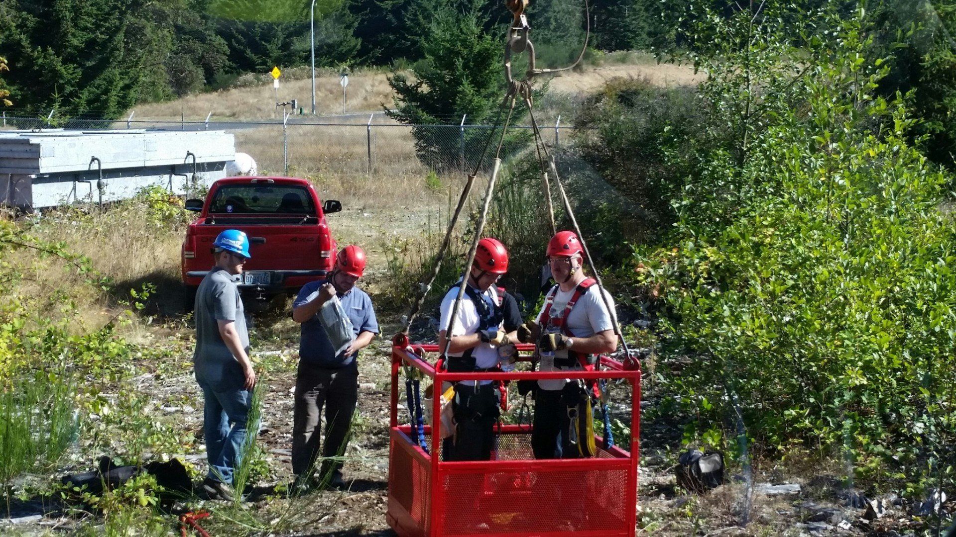 Man Basket Work for Construction