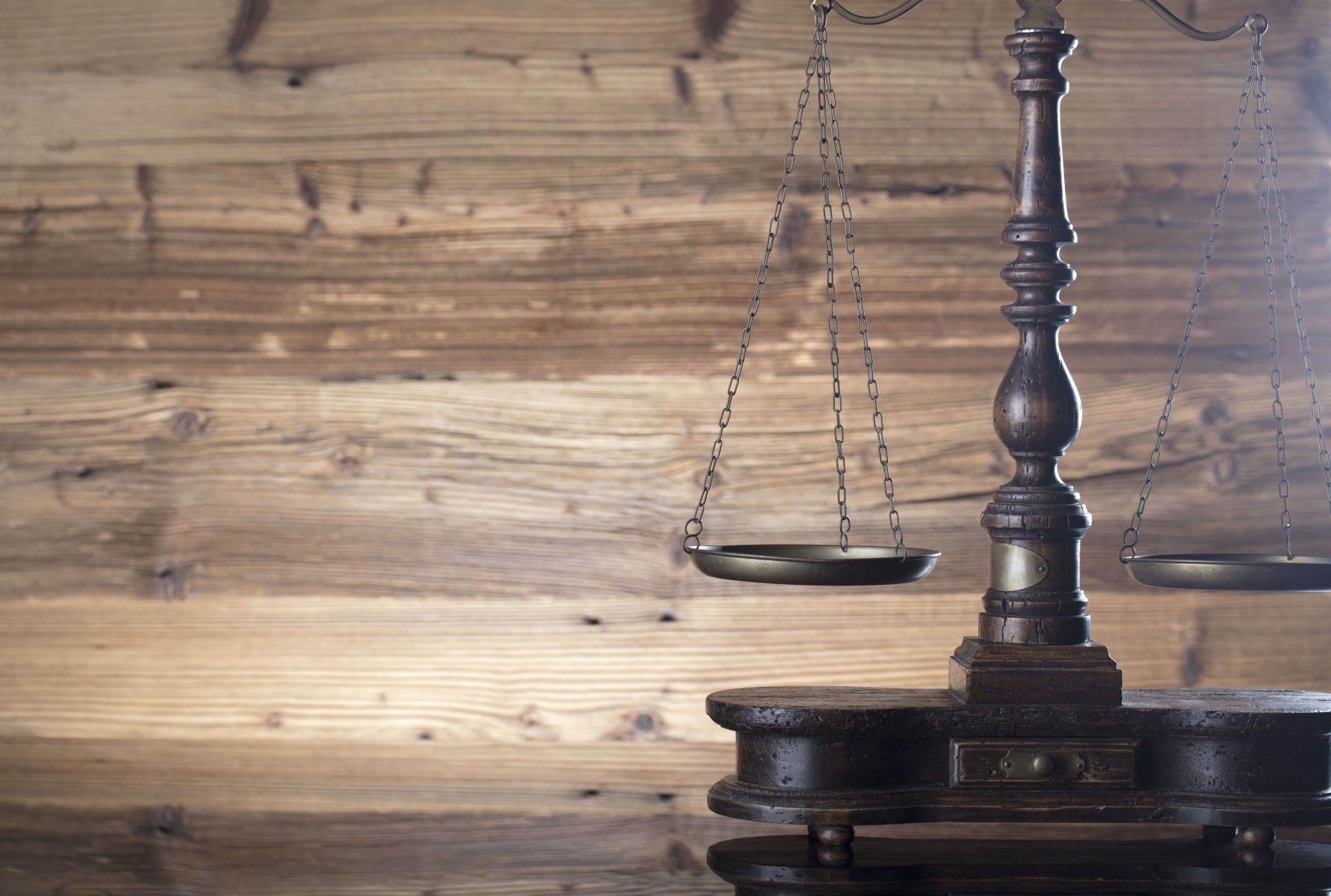 Bankruptcy Claimant — Lawyer Writing with Laptop and Gavel in Marion, MS