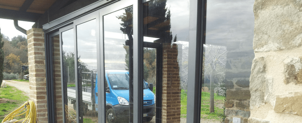 veranda con infissi in PVC