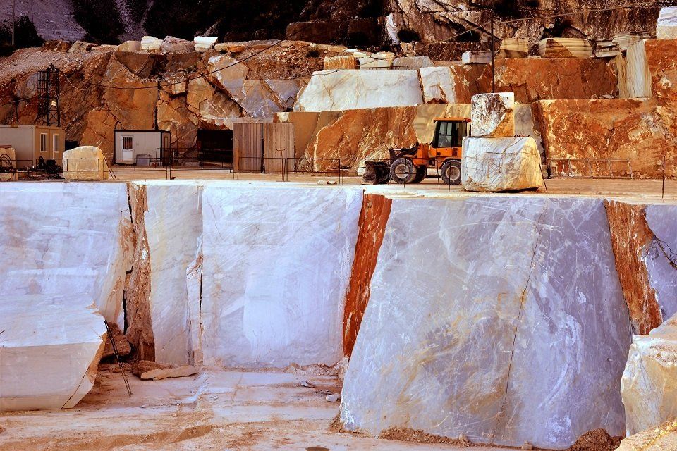 Cava per lavorazione della pietra