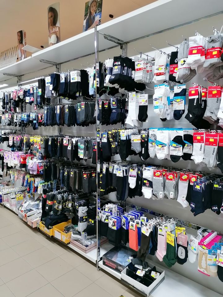 vendita di calze e biancheria intima