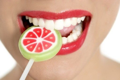 Especialistas en Blanqueamiento dental Cali. Elimina manchas y aclara el color de tus dientes. Ortodoncia Invisible en Cali.