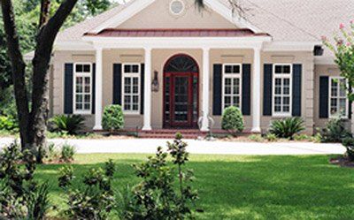 Gardener Service —Grassmaster Property Front Landscaping in Savannah, GA Gardener Service —Grassmaster Property Front Landscaping in Savannah, GA