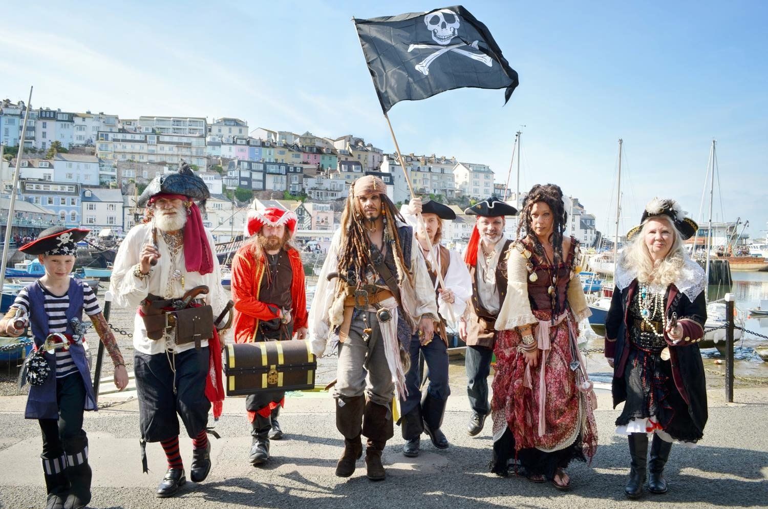 Costumes of Pirates