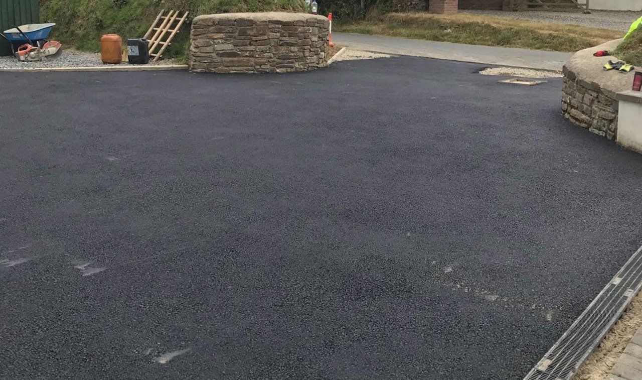 Tarmac contractors 4 Seasons Driveways