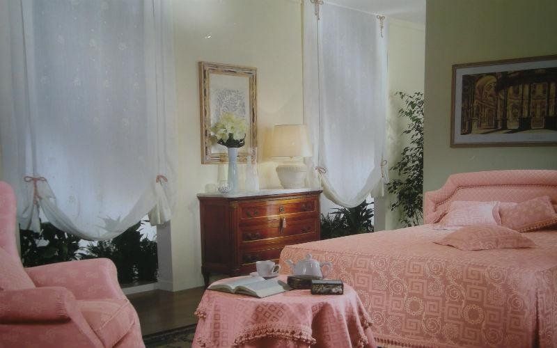 tappezzeria per letto tradizionale