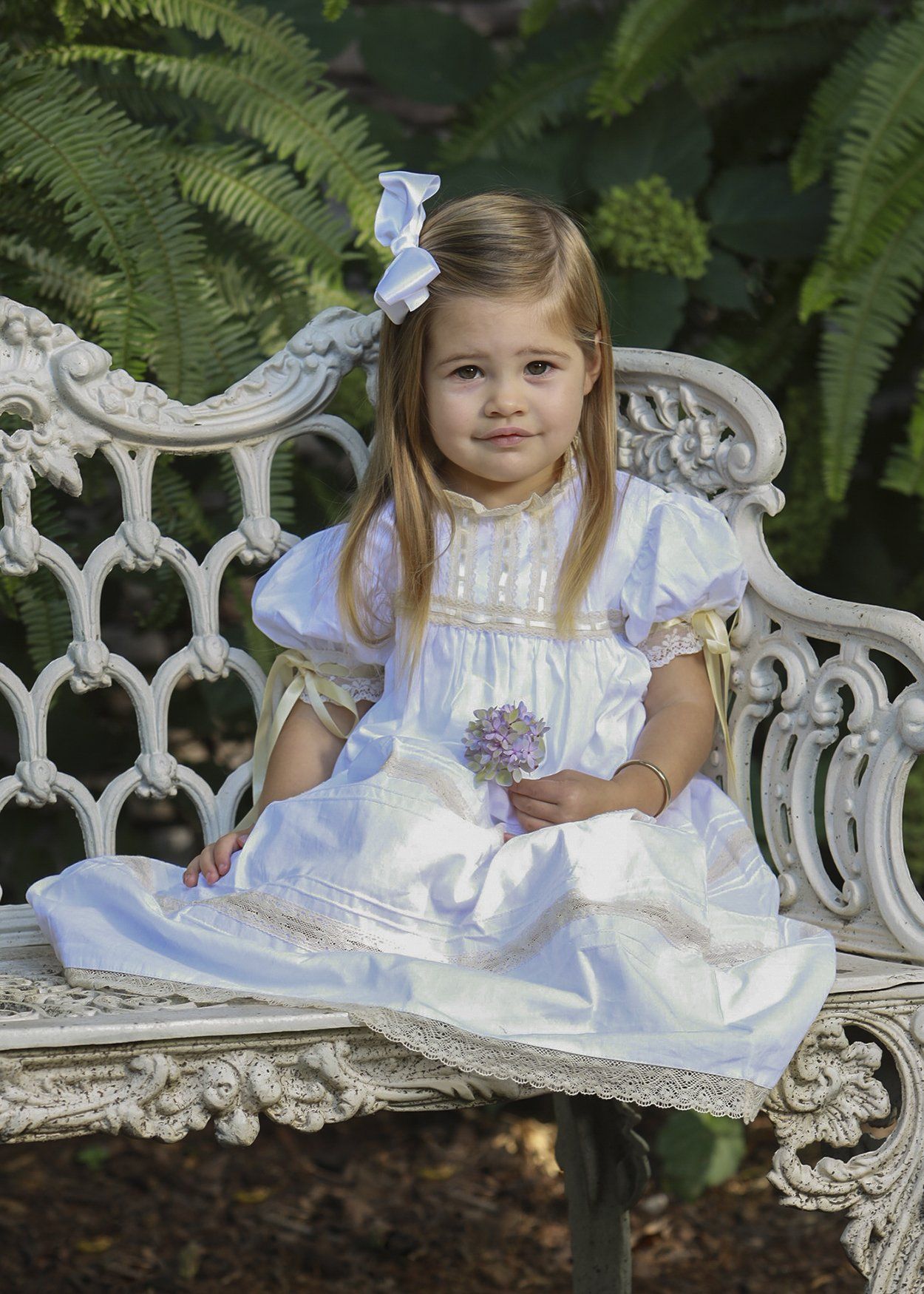 Outdoor portrait of girl in Nasvhille