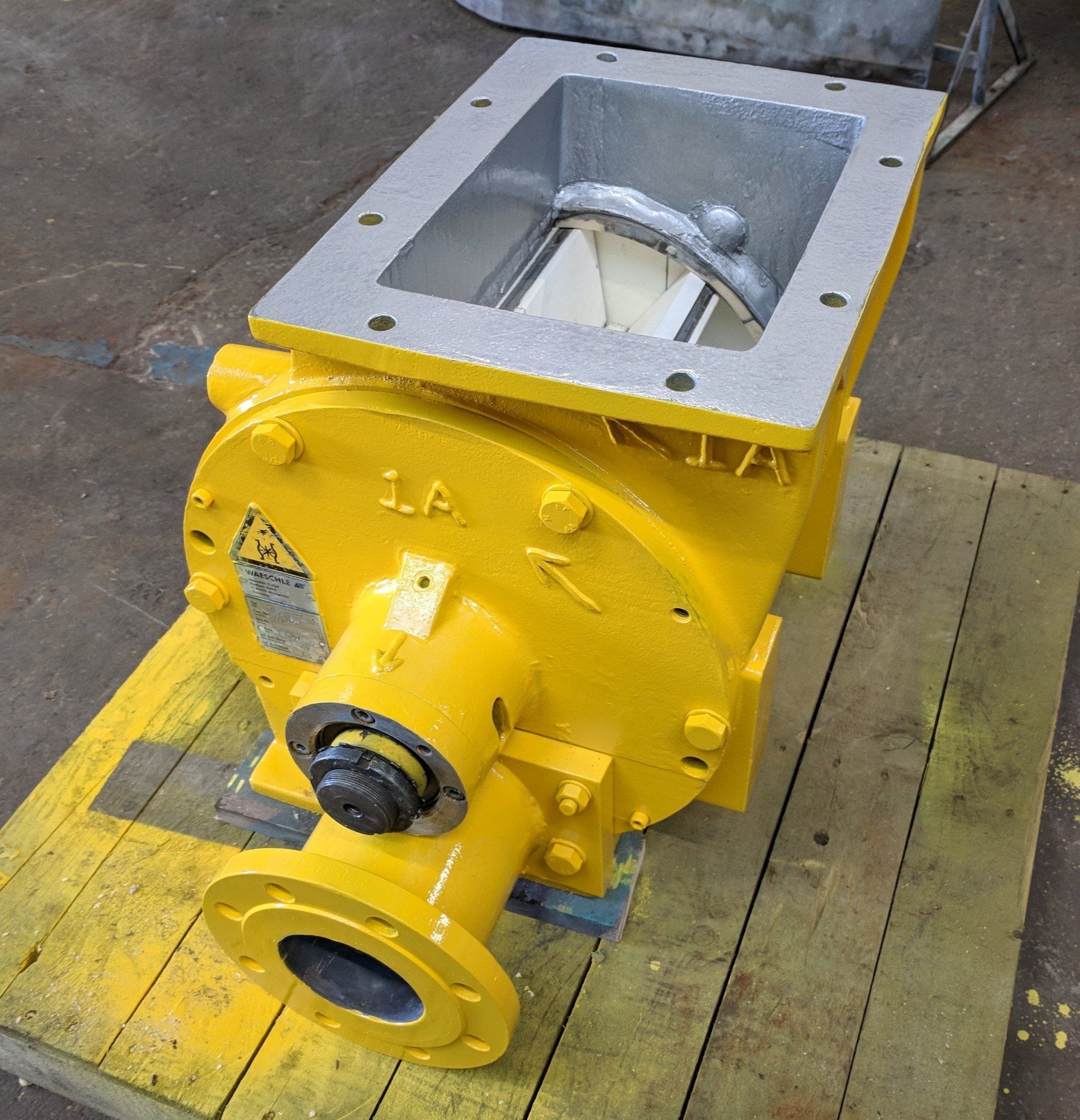Gallery photos of Omegaslate wear resistance linings