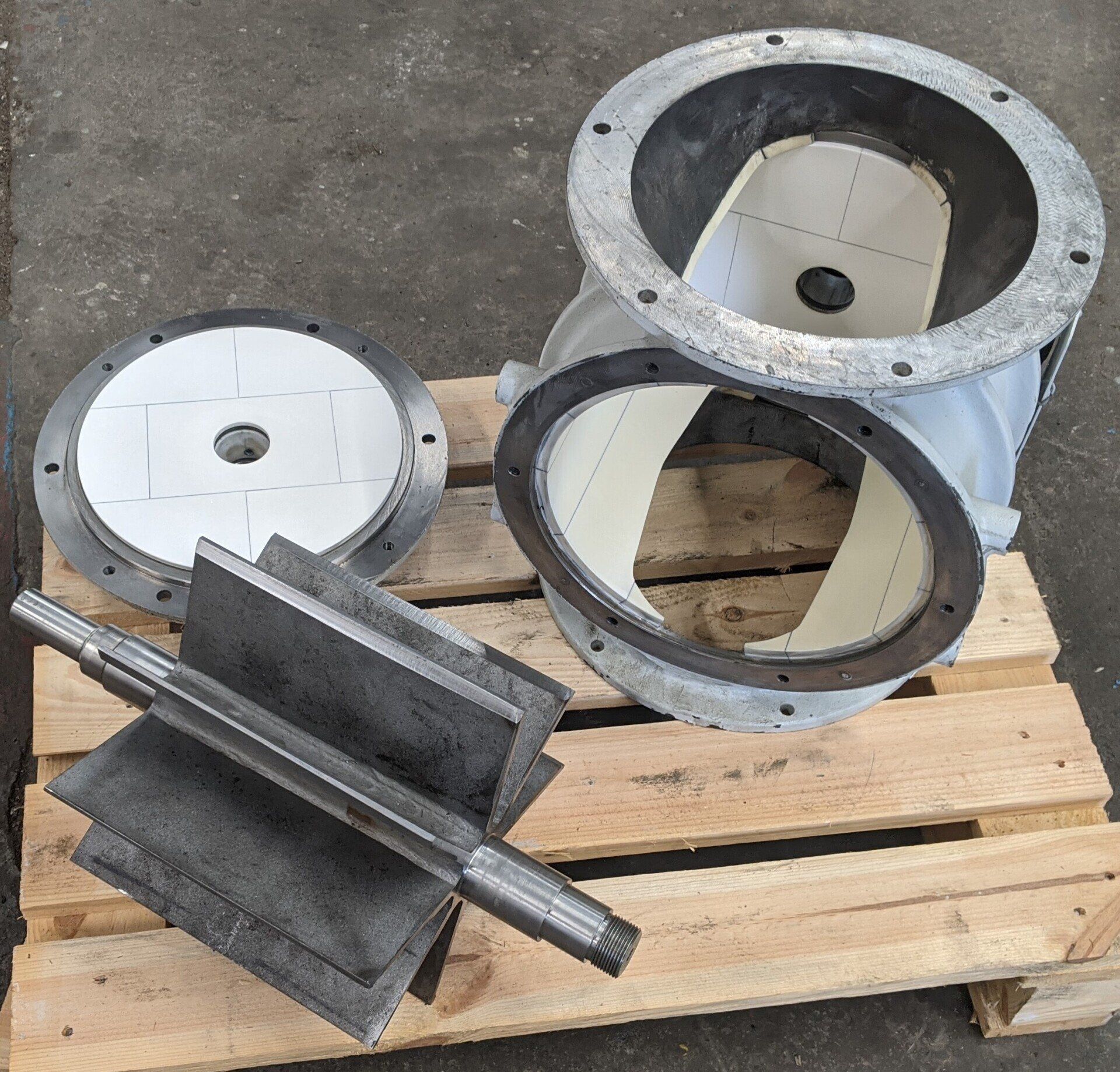 Gallery photos of Omegaslate wear resistance linings
