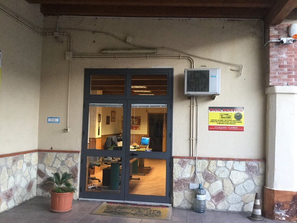 Esterno azienda