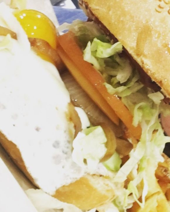 panini con spezie e salse mediorientali